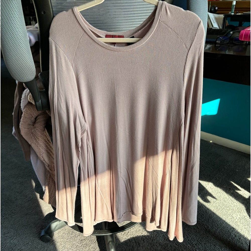 Met Buckle Red BKE top. XL